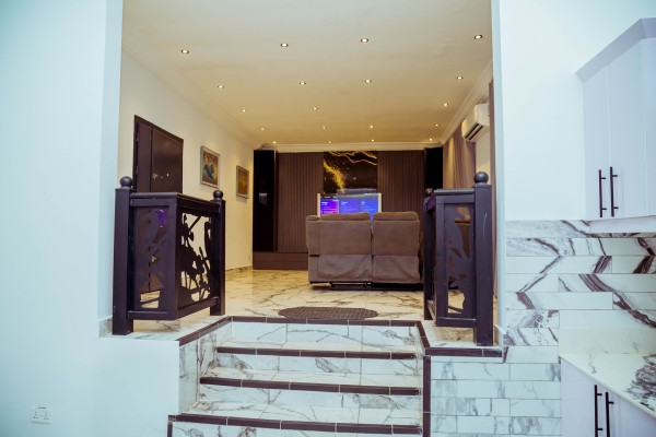 Modest Deluxe (2-Bedroom Suite) WING 2